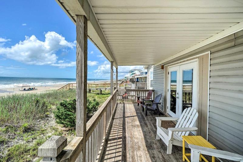 Emerald Isle Beach House Steps to the Ocean! - image 5