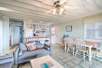 Emerald Isle Beach House Steps to the Ocean! - image 8