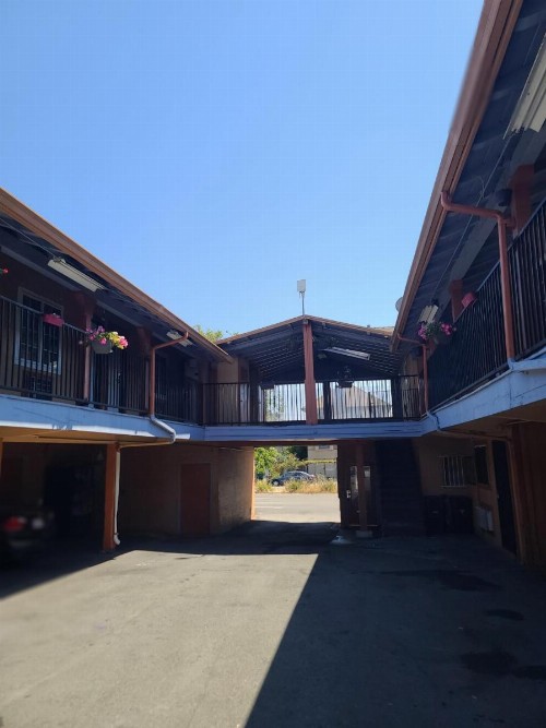 Nights Inn Motel - image 18