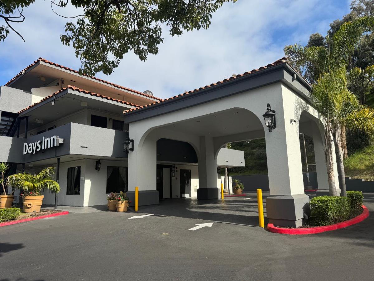 Days Inn by Wyndham Encinitas Moonlight Beach - main image