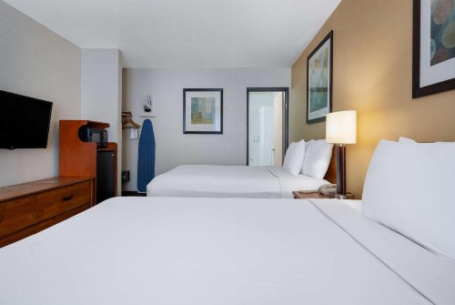 Days Inn by Wyndham Encinitas Moonlight Beach - image 18