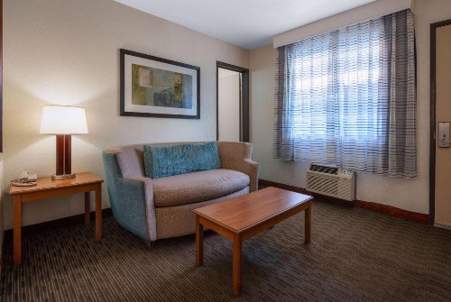 Days Inn by Wyndham Encinitas Moonlight Beach - image 27