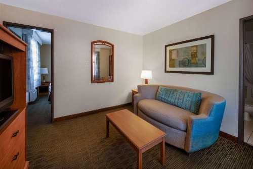 Days Inn by Wyndham Encinitas Moonlight Beach - image 29