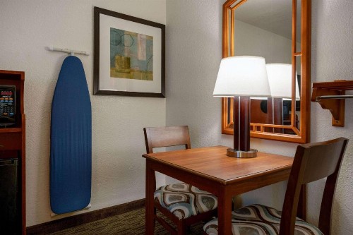 Days Inn by Wyndham Encinitas Moonlight Beach - image 42