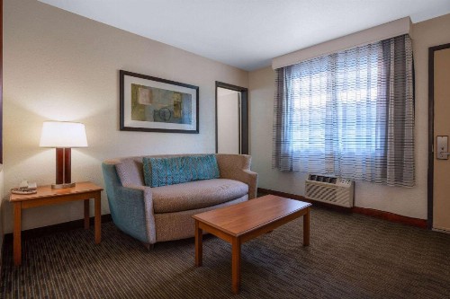 Days Inn by Wyndham Encinitas Moonlight Beach - image 46