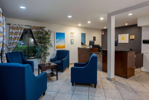 Days Inn by Wyndham Encinitas Moonlight Beach - image 8