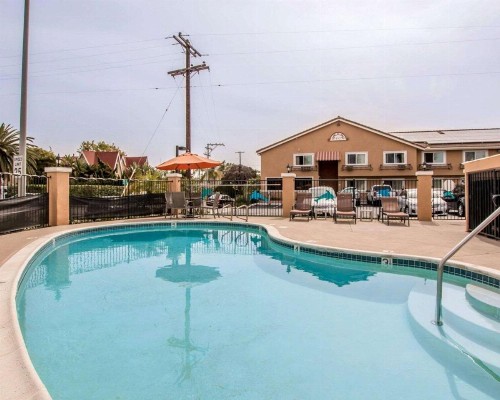 Econo Lodge Moonlight Beach - image 10