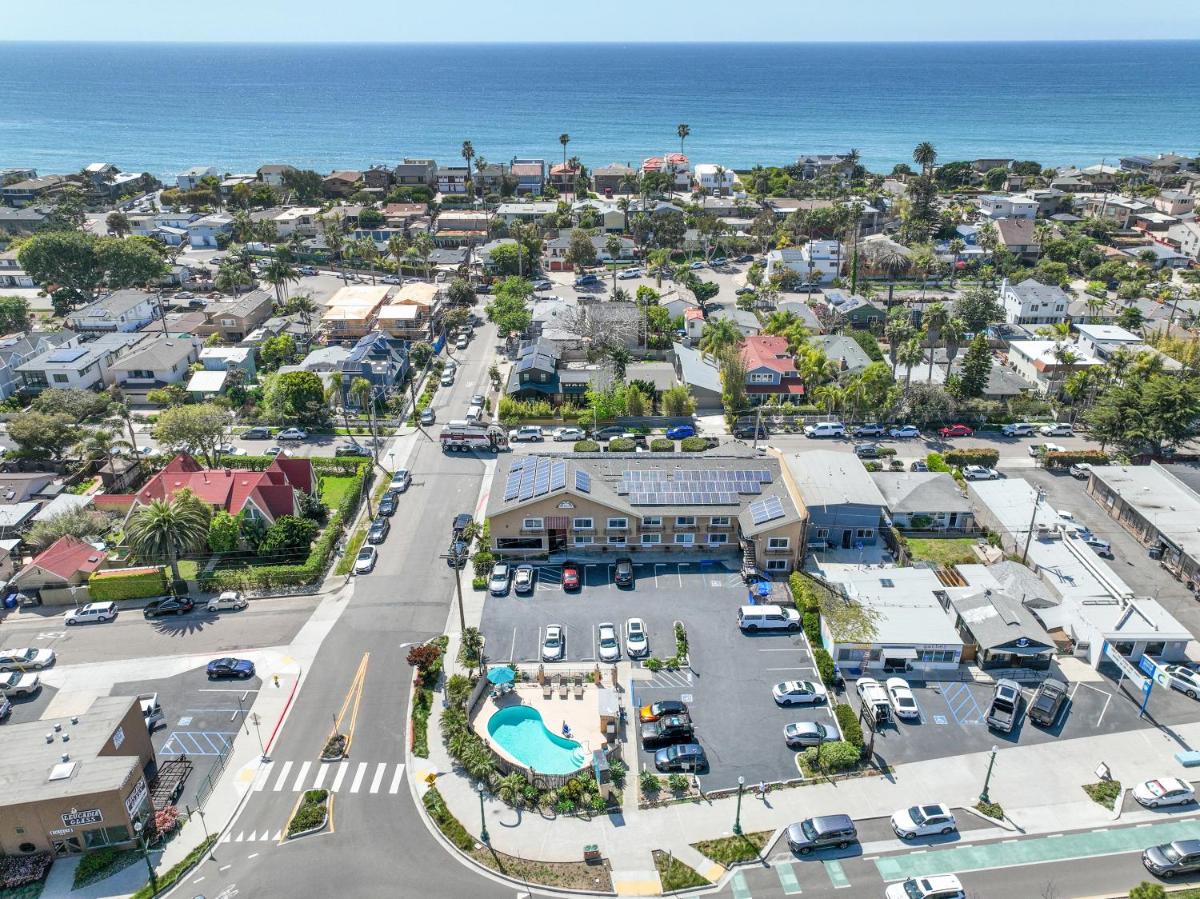 Econo Lodge Moonlight Beach - image 4