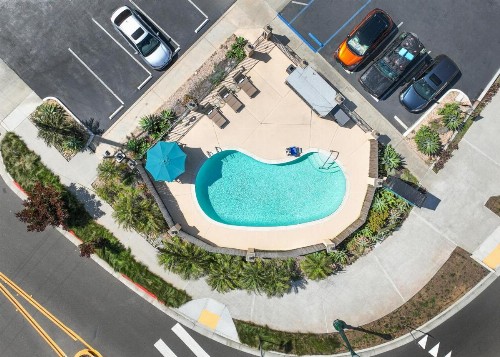 Econo Lodge Moonlight Beach - image 5