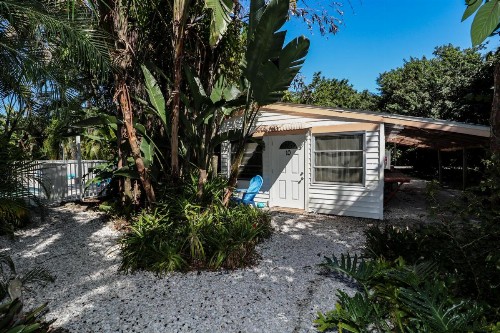 Grove City Motel - image 12