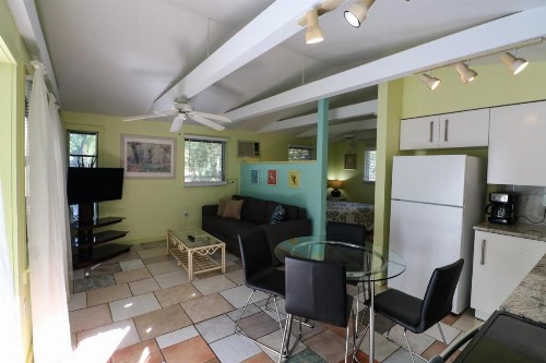Grove City Motel - image 15