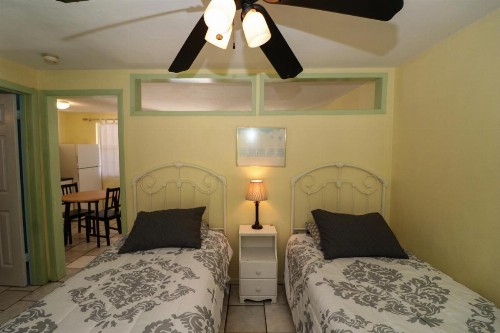 Grove City Motel - image 17