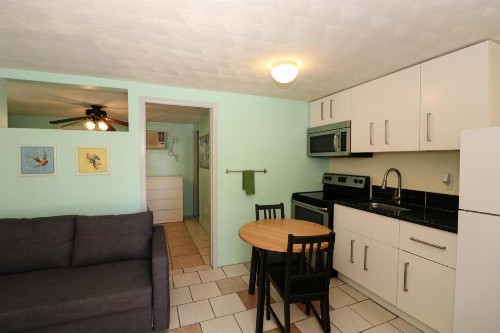 Grove City Motel - image 20