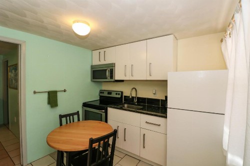 Grove City Motel - image 21