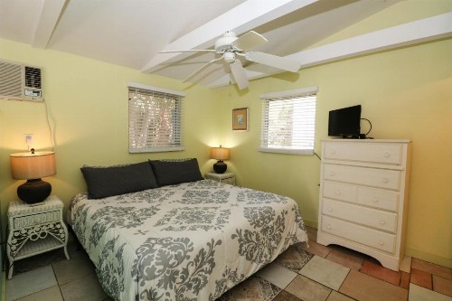 Grove City Motel - image 9