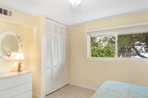 Island House - image 24