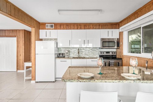 Island House - image 31