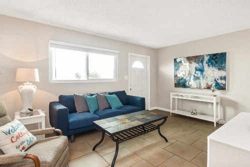 Island House - image 37