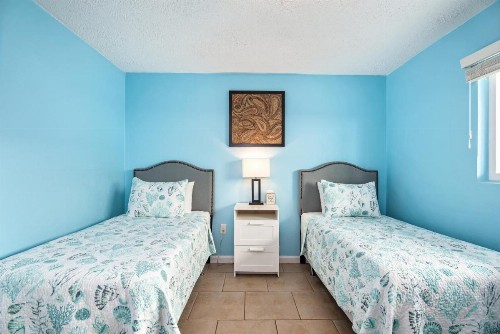 Island House - image 39