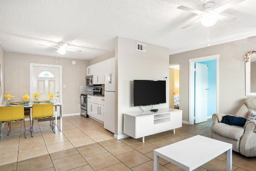 Island House - image 40