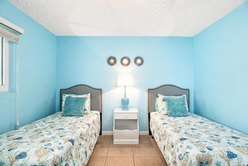 Island House - image 47