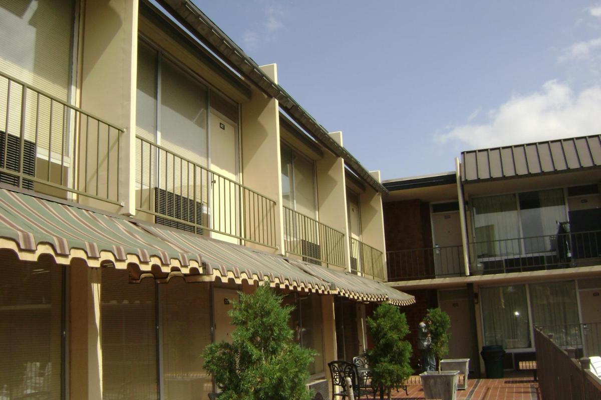 Western Inn and Suites - main image