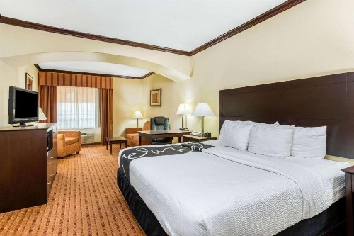 La Quinta by Wyndham Ennis - image 22