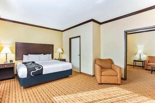 La Quinta by Wyndham Ennis - image 24