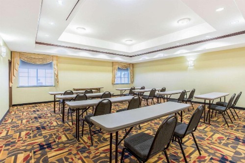 La Quinta by Wyndham Ennis - image 27