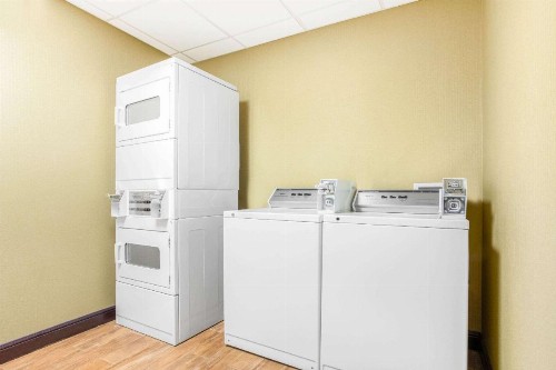 La Quinta by Wyndham Ennis - image 29