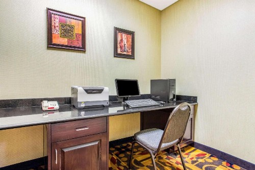 La Quinta by Wyndham Ennis - image 30