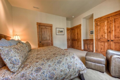 Cowboy Heaven Suites-Unit 2B - image 39