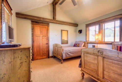Latigo Lodge - image 29