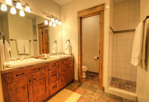 Latigo Lodge - image 6