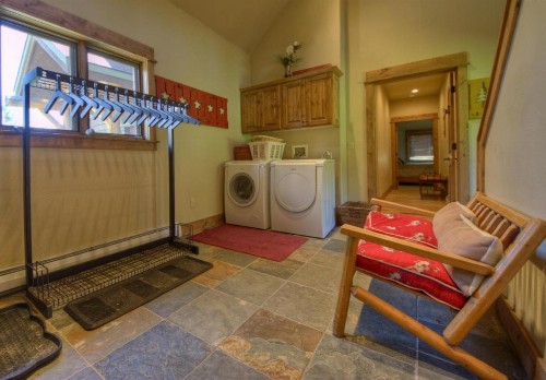 Twin Lift Lodge - image 17