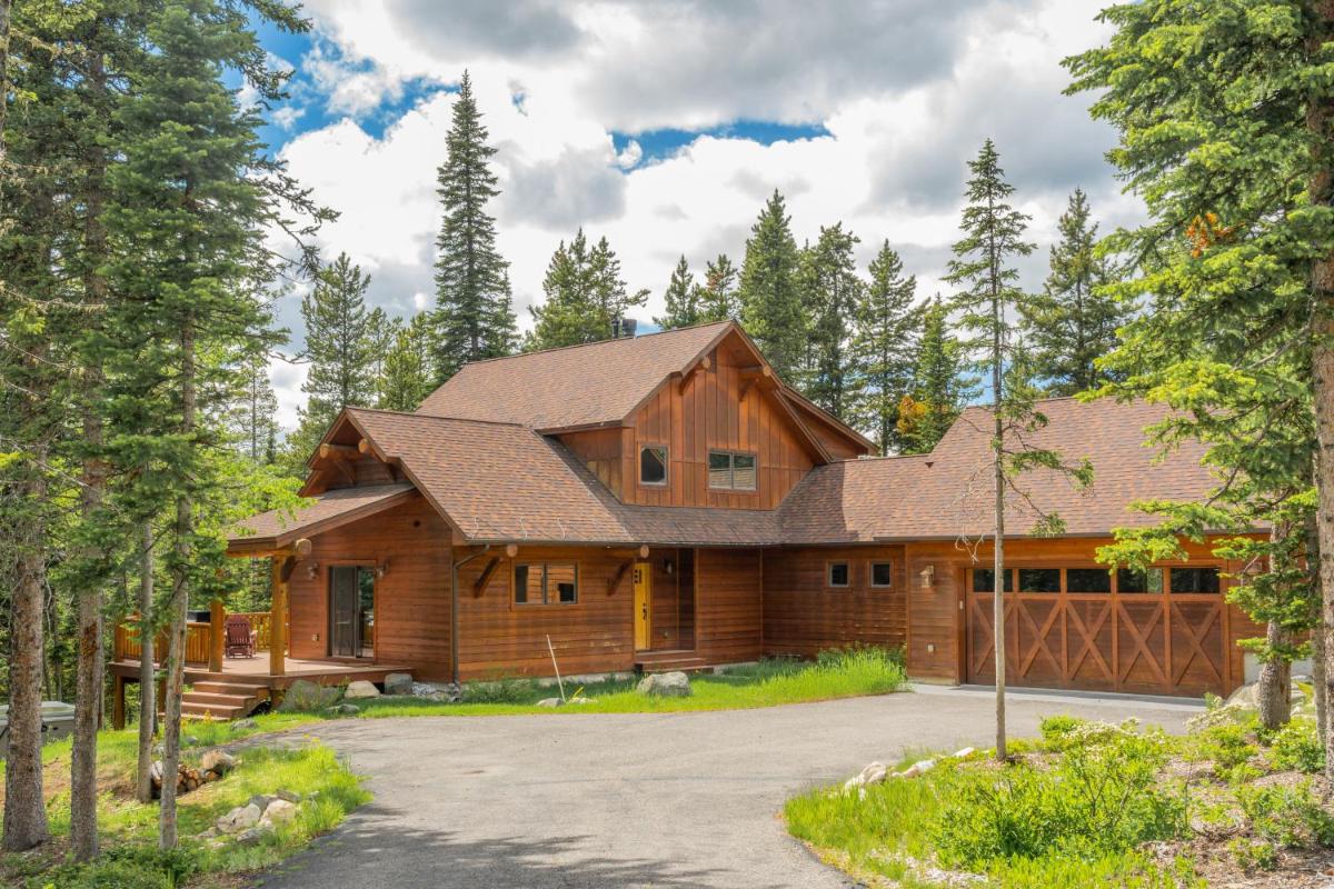 Beehive Lodge - main image