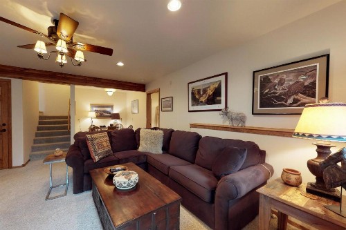 Beehive Lodge - image 10