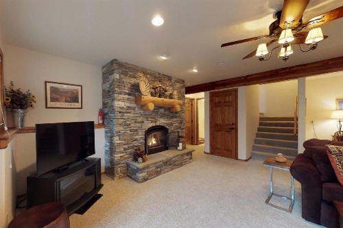 Beehive Lodge - image 9