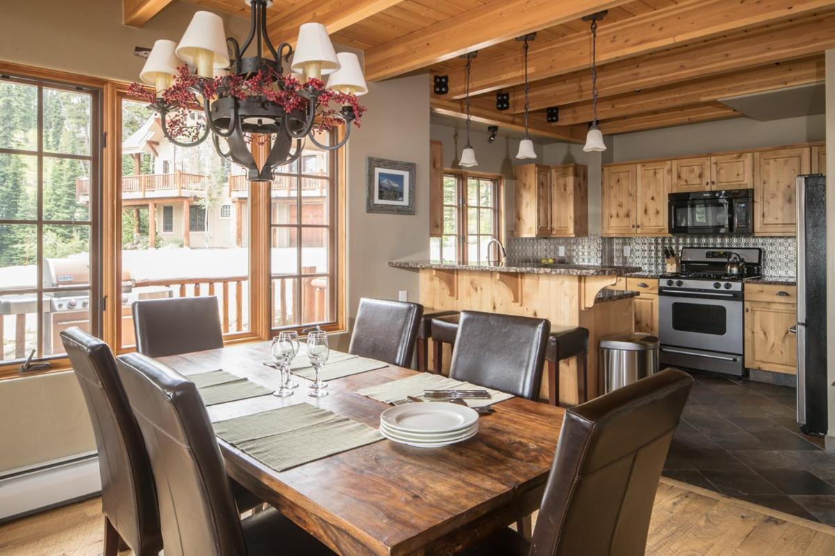 Moonlight Mountain Home | 9 Happy Trails - image 2