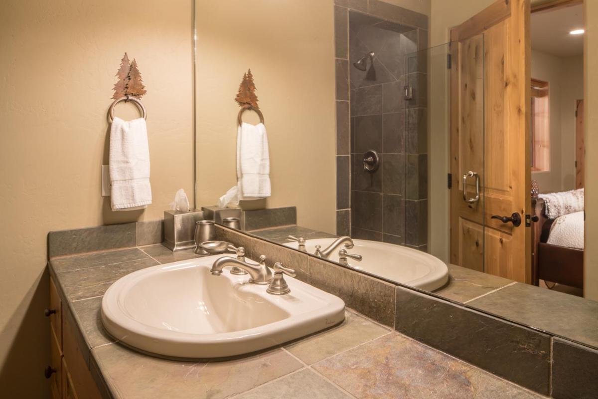 Moonlight Mountain Home | 9 Happy Trails - image 4
