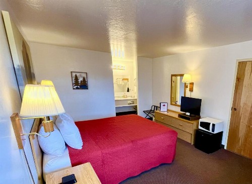 Red Bear Inn - image 20