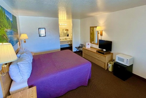 Red Bear Inn - image 40