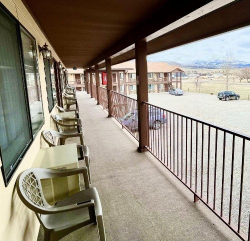 Red Bear Inn - image 43