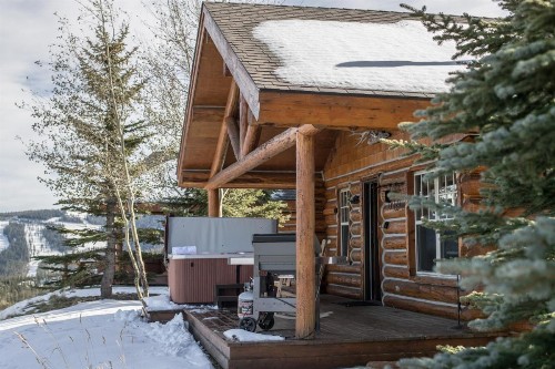 Cowboy Heaven Cabin 11 Bandit Way - image 11