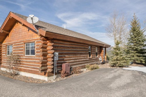 Cowboy Heaven Cabin 11 Bandit Way - image 9