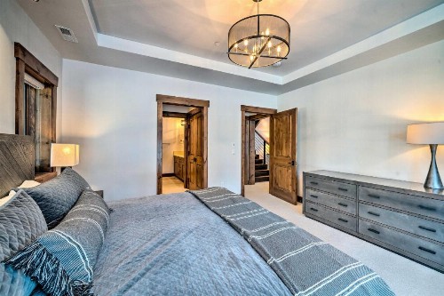 Custom Ski-In and Out Chalet with Hot Tub and Wet Bars! - image 2