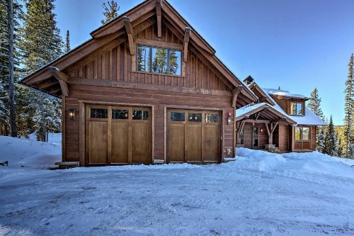 Custom Ski-In and Out Chalet with Hot Tub and Wet Bars! - image 3