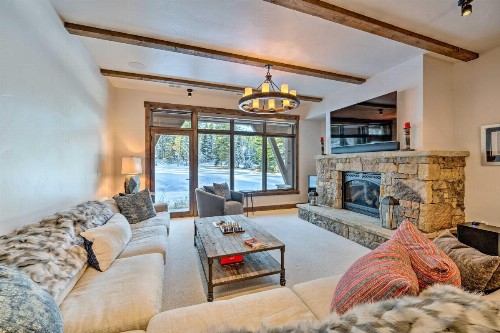Custom Ski-In and Out Chalet with Hot Tub and Wet Bars! - image 4