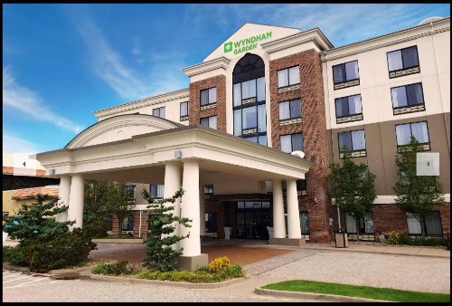 Holiday Inn Express Hotel & Suites Erie-Summit Township an IHG Hotel