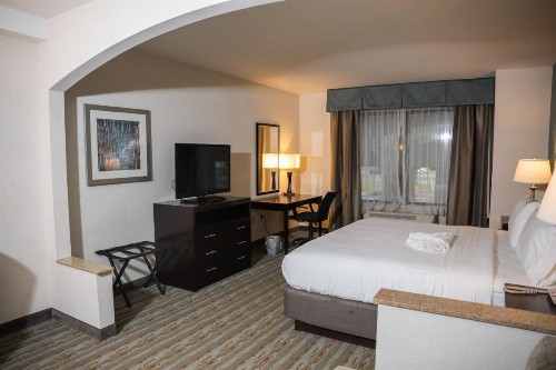 Holiday Inn Express Hotel & Suites Erie-Summit Township an IHG Hotel - image 10